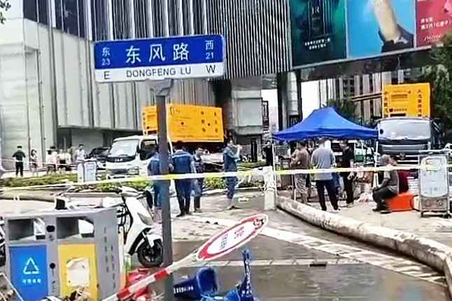 济南徐凯创意广告公司有限公司排涝突击队在排涝现场